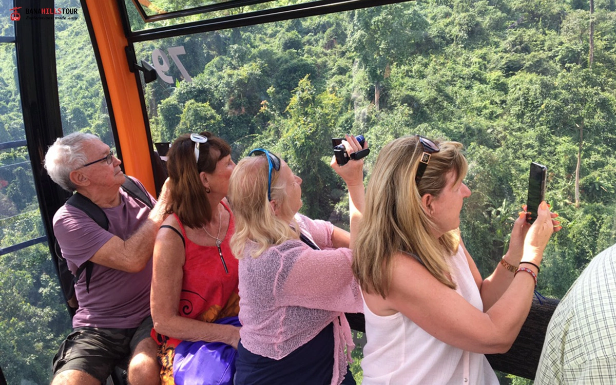 Admire the landscape from the cabin